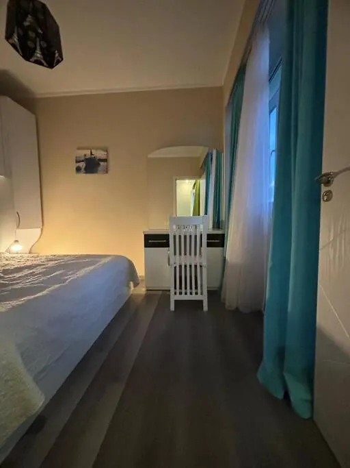 Great Two Bedroom Apartment In Central باتومي جورجيا